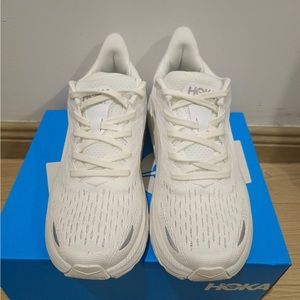 FPX HOKA Free People Hoka One Clifton 8 women's size 7.5